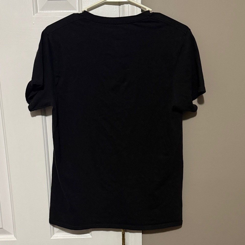 Pink Floyd Black Tee with Prism and Rainbow Design women’s Medium - Picture 2 of 3